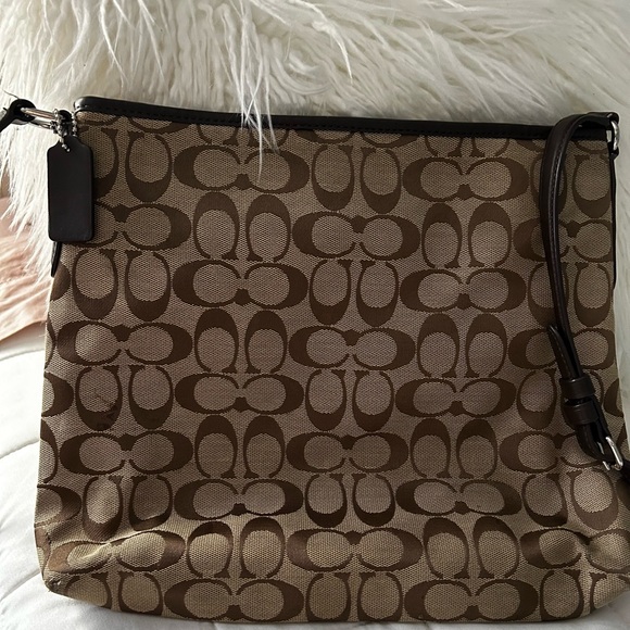 Coach crossbody - Picture 2 of 4